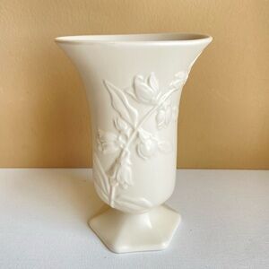 Hallmark Signature cream ceramic vase embossed flowers hexagonal foot 5.5 inch